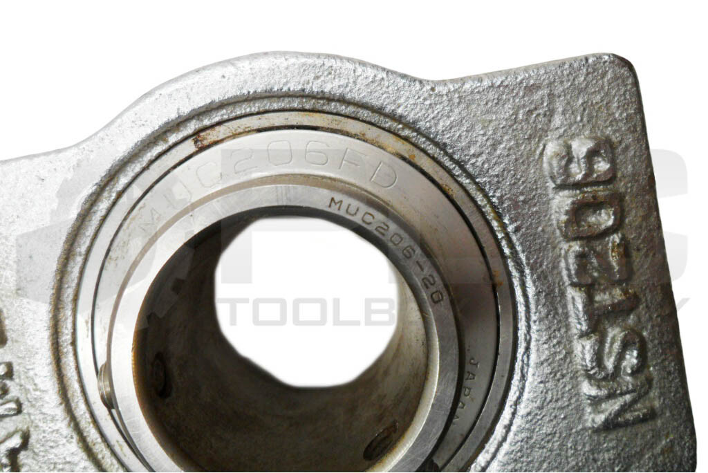 NEW AMI NST206 BALL BEARING HOUSING 1-1/4″ BORE MUC206-20 MUC206FD