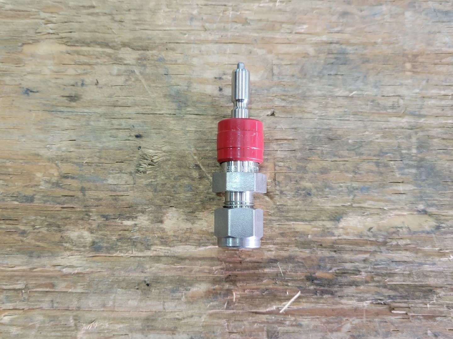 Swagelok SS-QC4-D-400 1/4″, Straight-Connector, FPT – Pipefittings