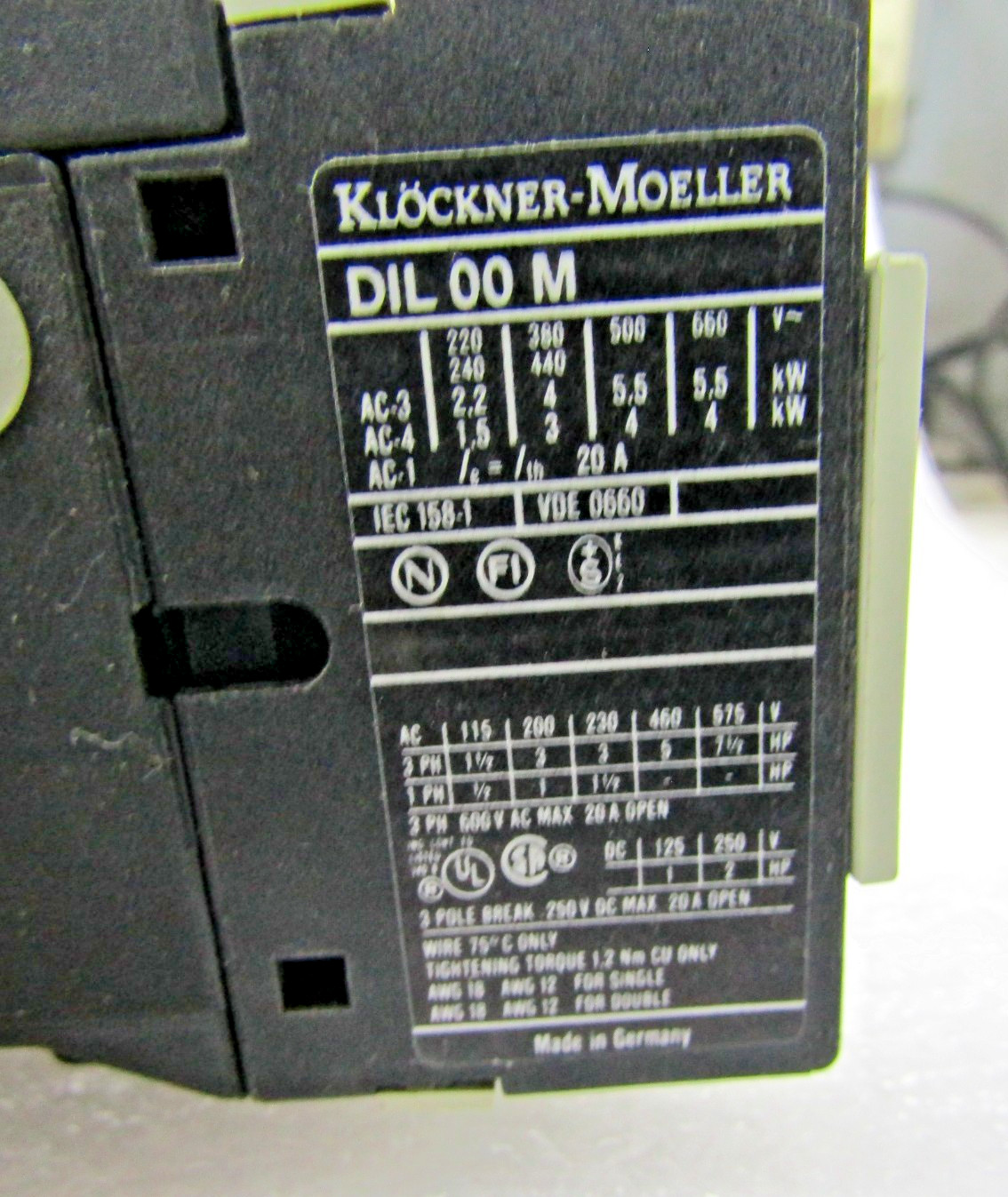 ✌️KLOCKNER MOELLER DIL00 M 3 POLE CONTACTOR COIL 110VAC