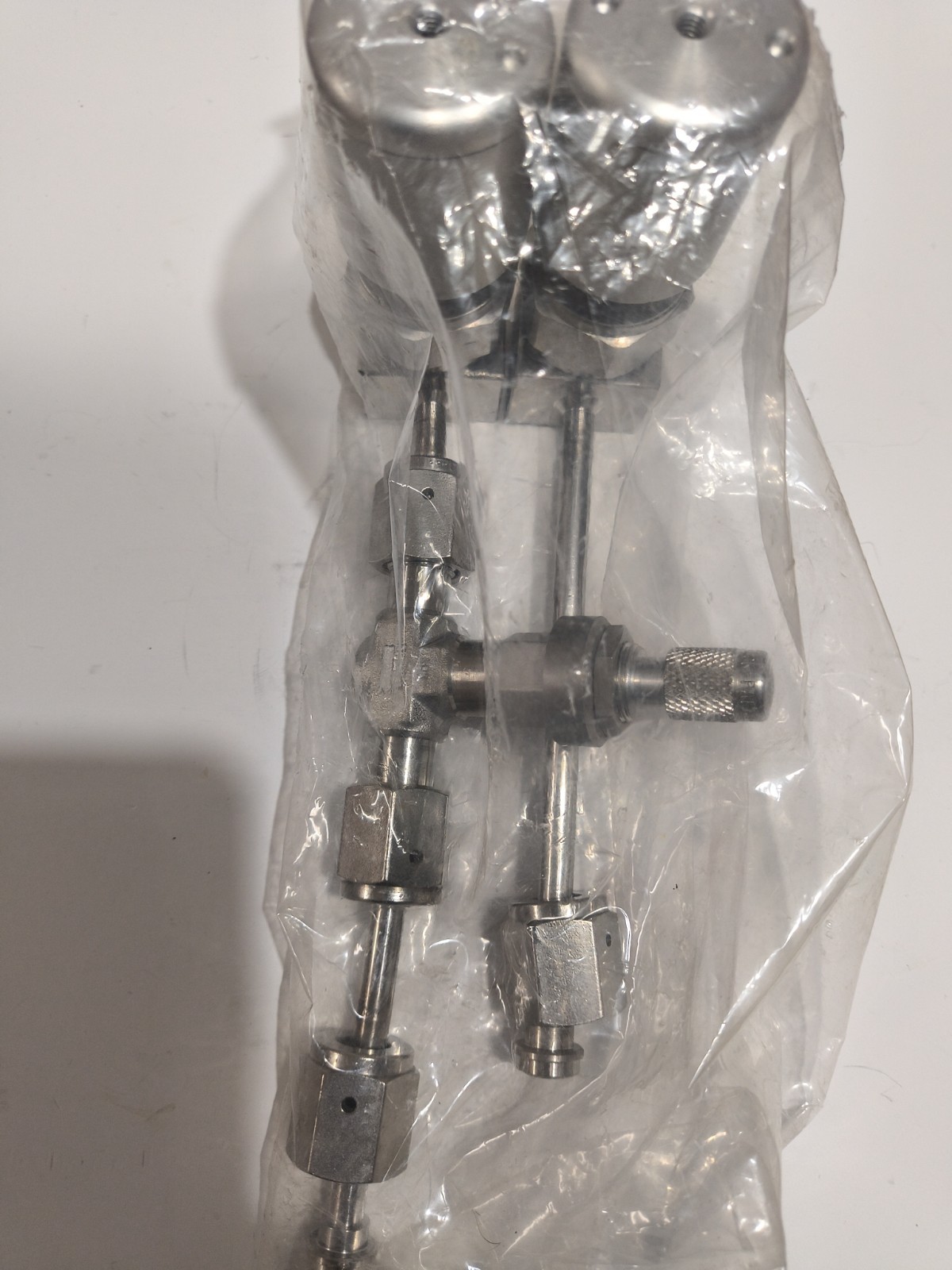 Swagelok 6LV-BNBW4-C High-Purity Bellows Valve Assembly – 1/4″ Tube Butt Weld