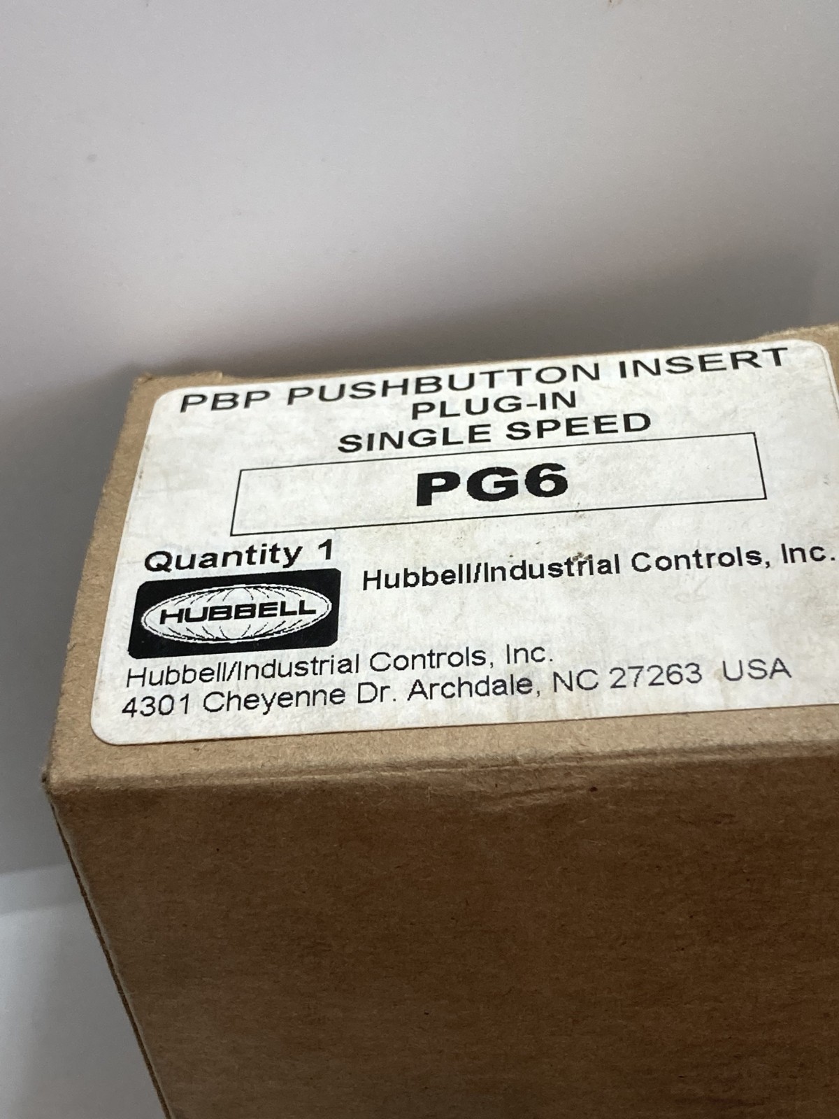 HUBBELL 28318-006 PUSHBUTTON INSERT PLUG-IN SINGLE SPEED PG6 NIB