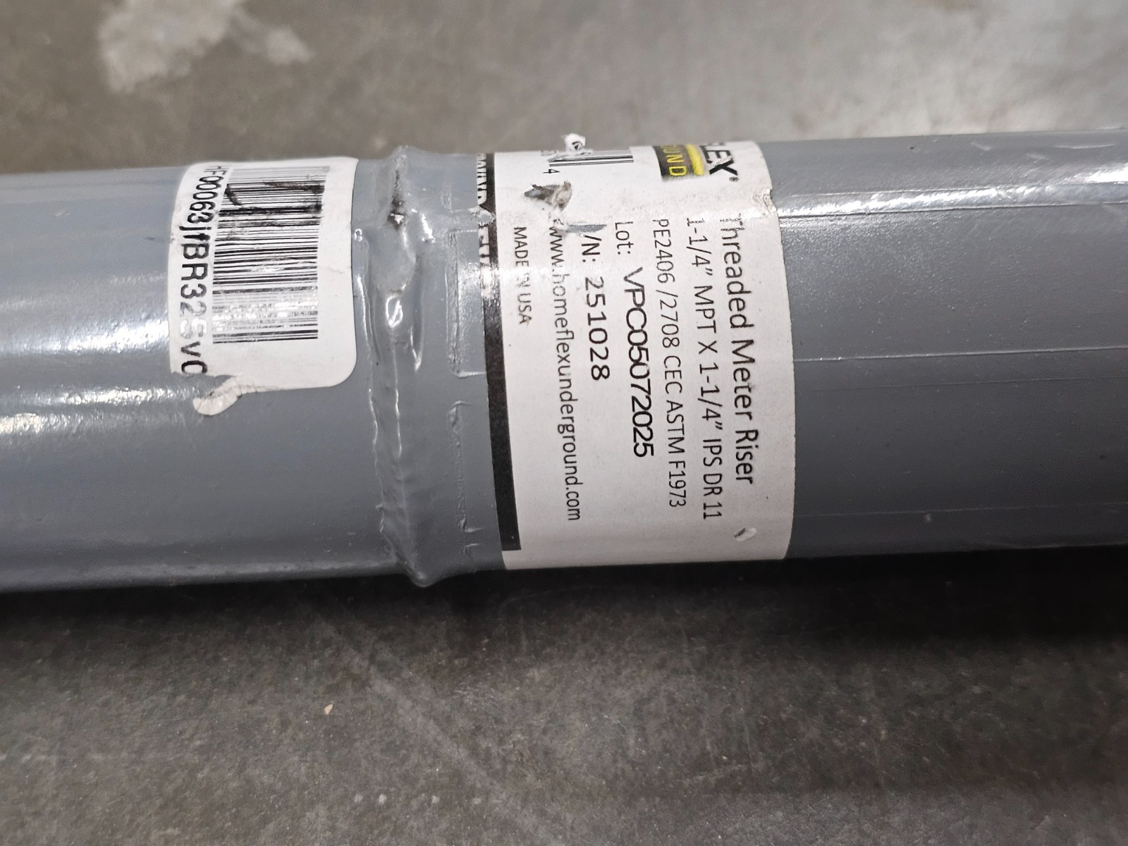 Home-Flex 18-440-012 1-1/4″ MPT X 1-1/4″ IPS Threaded Meter Riser Bent Gas Tube