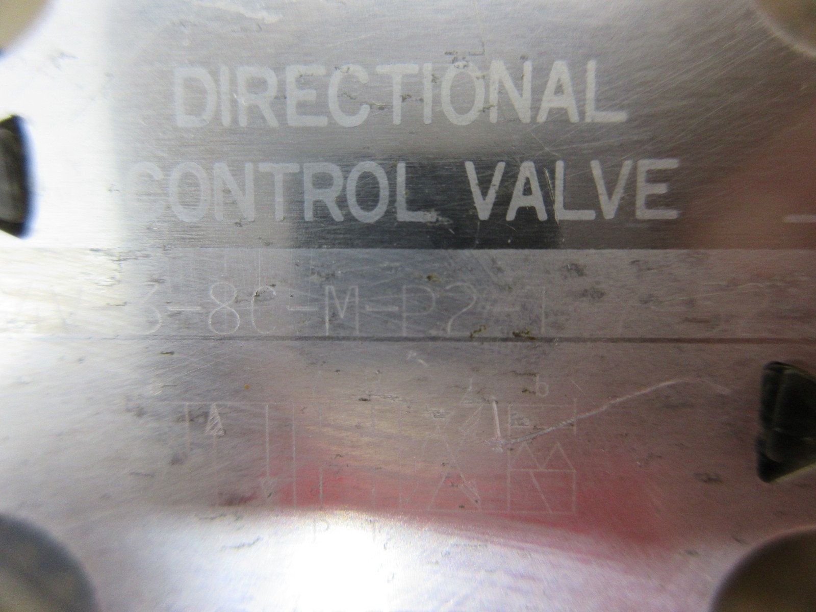 MATSUURA MC-1000VGX CNC MILL DG4V-3-8C-M-P2-T-7-52 TOKYO KEIKI VALVE