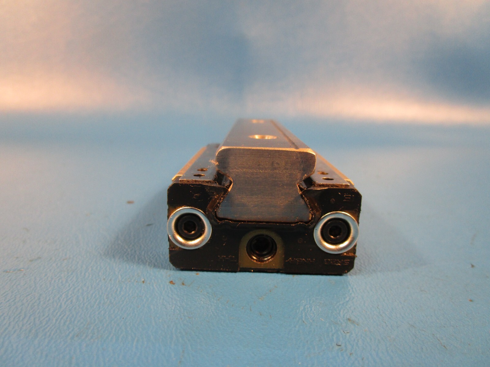 THK SR20W1SS C1 + 100L, One SR20W Linear Guide Block on a 100mm Rail