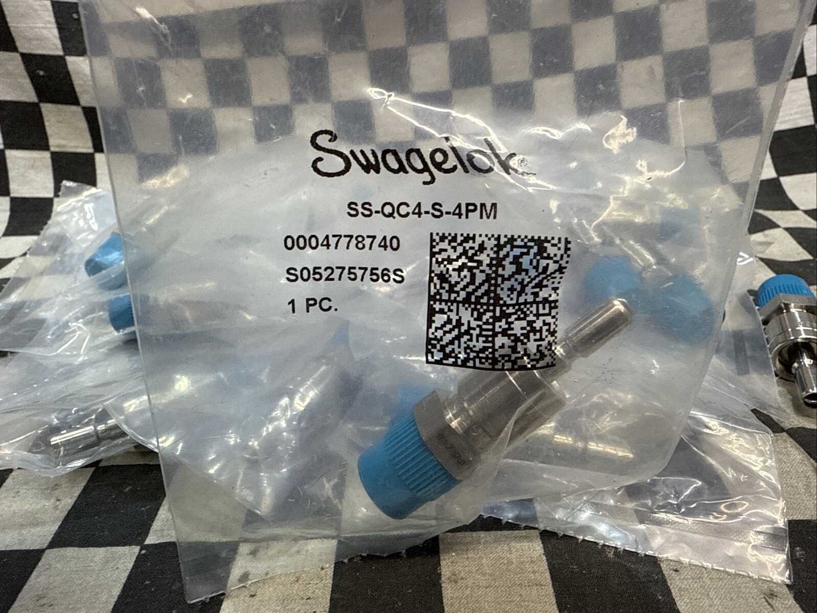 SWAGELOK SS-QC4-S-4PM, SSQC4S4PM, Quick Connect 1/4″ NPT, LOT OF 18#1472S6