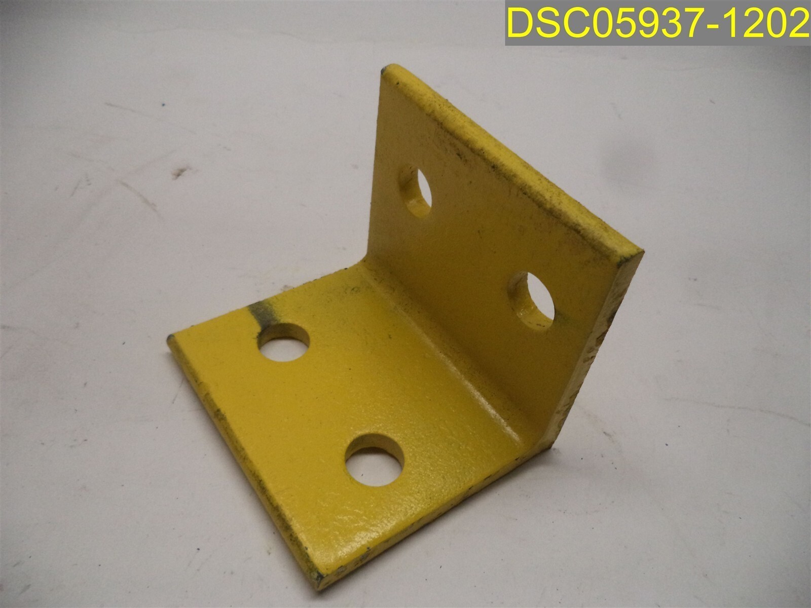 Qty = 14: Angle, Safety Yellow, Steel 4 1/2″ long, 4x4x3/8″ angle