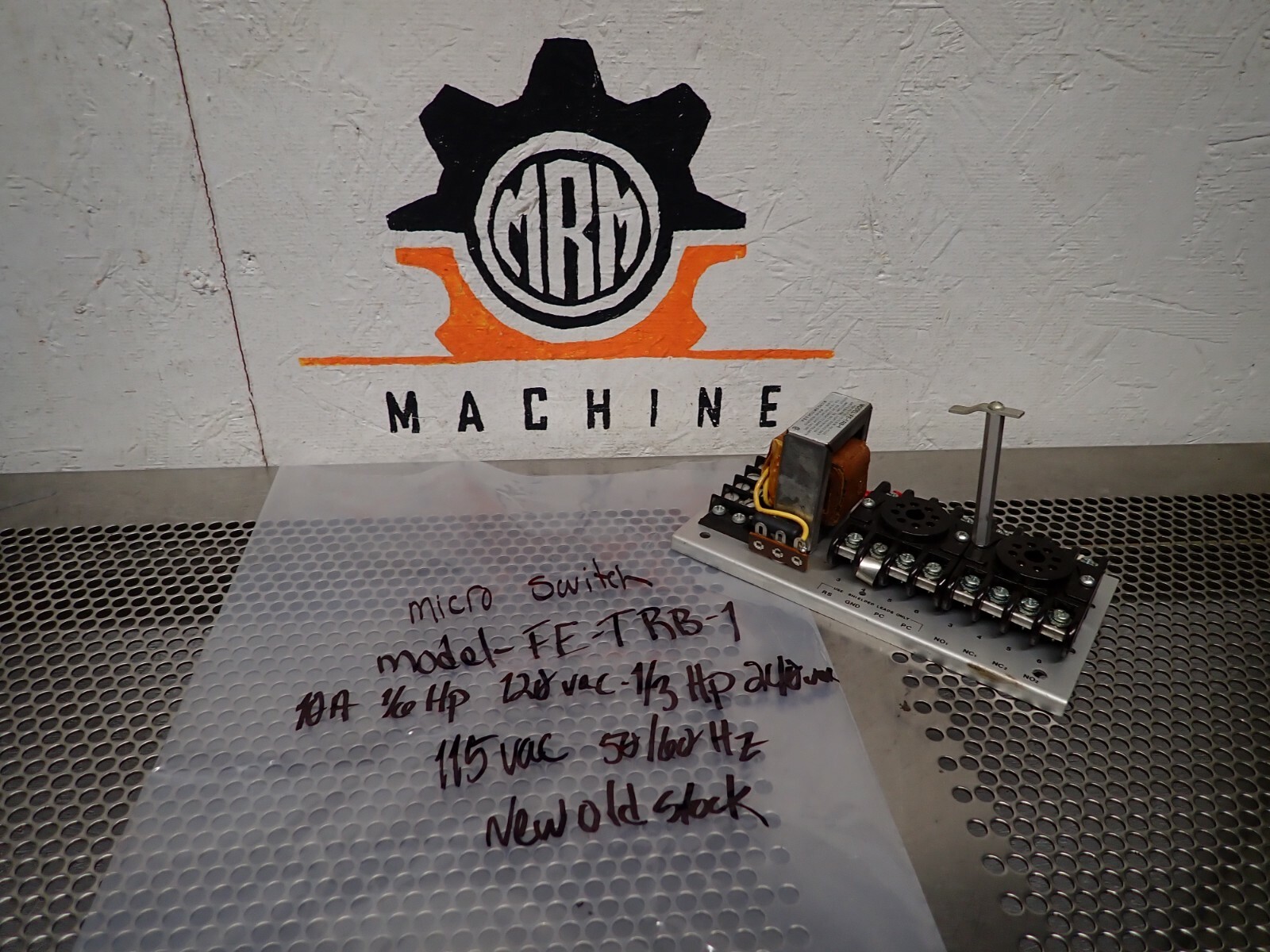 Micro Switch FE-TRB-1 Base 10A 1/6HP 120V-1/3HP 115V NEW SEE PICTURES