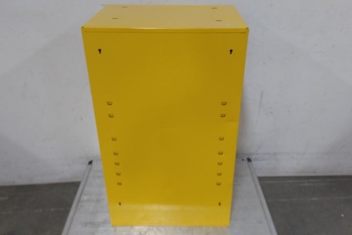 Condor 35ZT06 32-3/4 In Cabinet Height 17 Gal Volume Absorbed/Kit Spill Kit