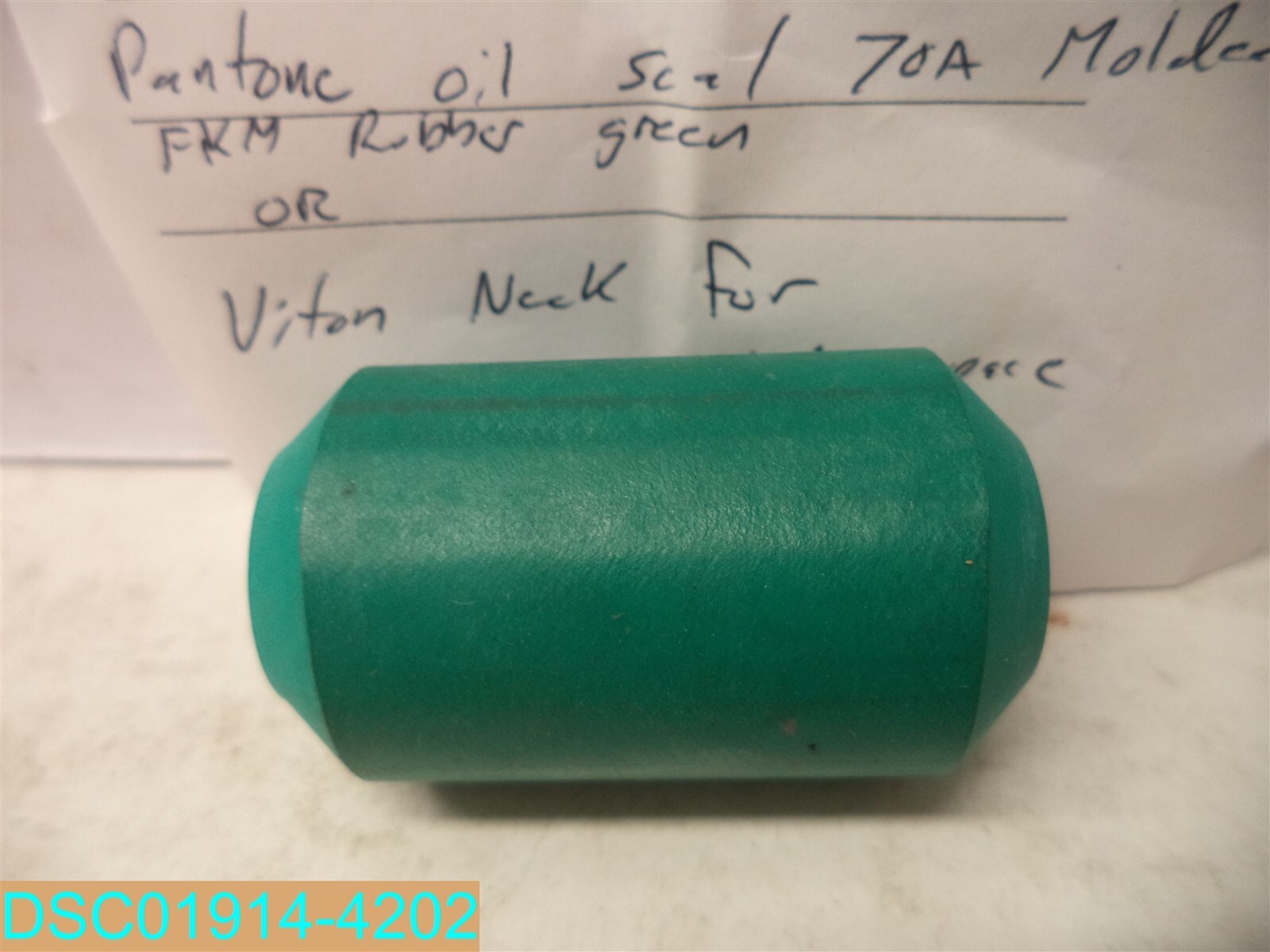 Qty = 8: Pantone Green Color Oil Seals 70A Molded FKM Rubber Collar