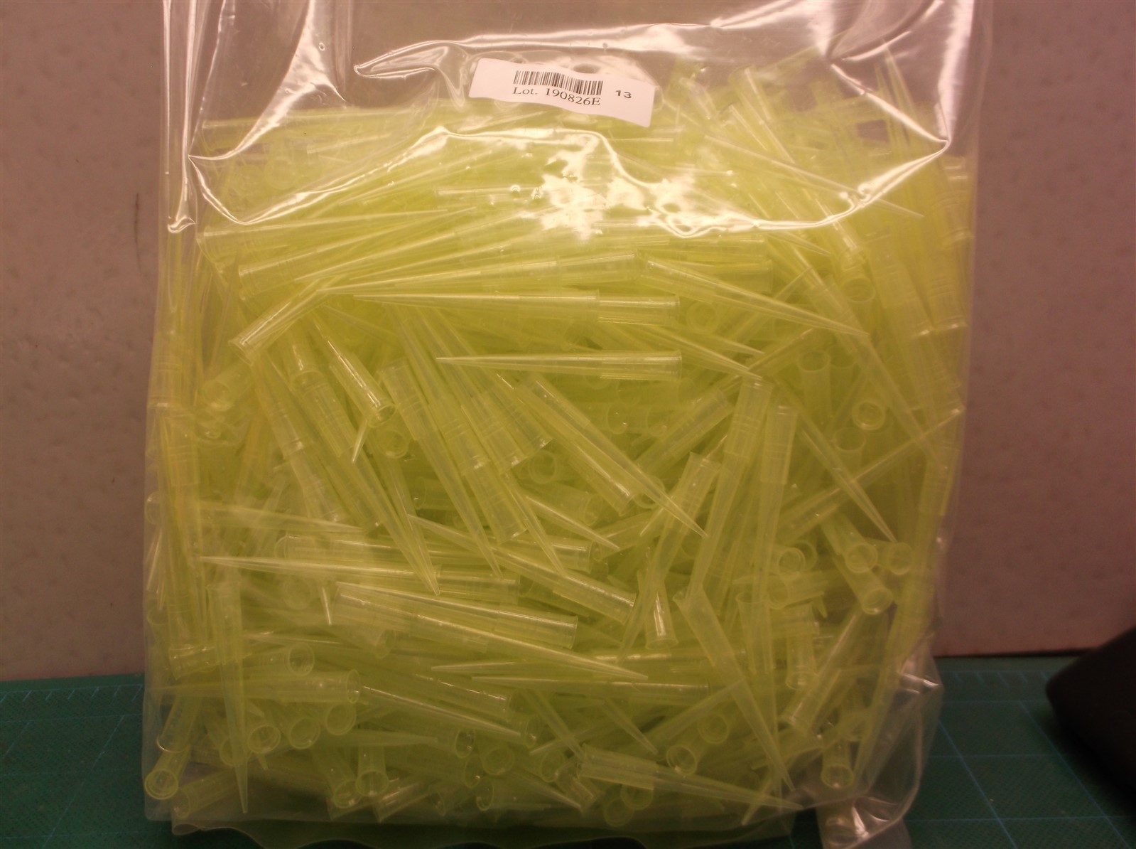 Extra Gene Pipette Tips 200 UL 1000 PC Clear Yellow Laboratory Universal Plastic