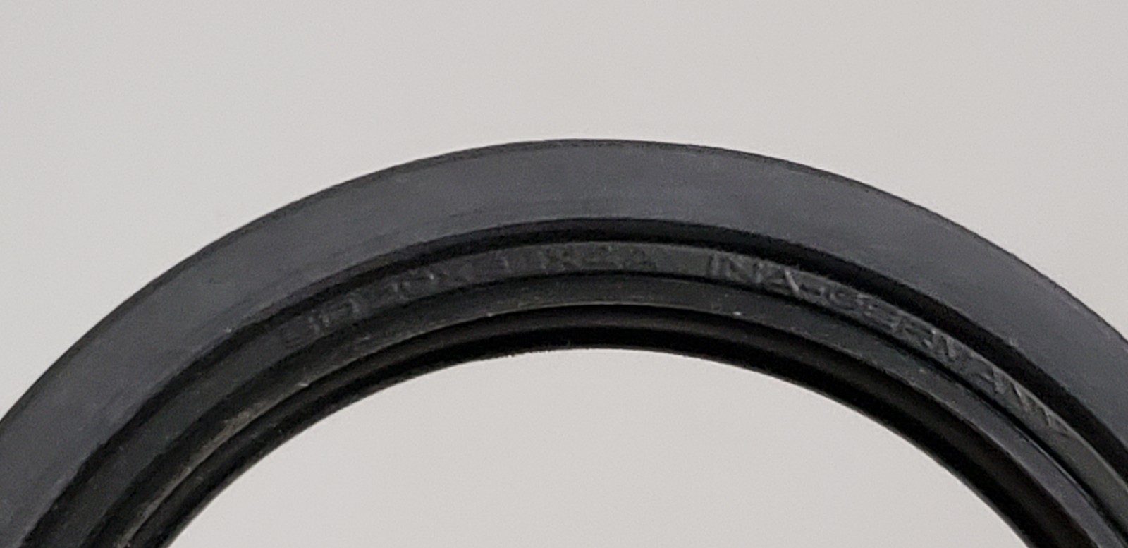 INA SD29X38X4A OIL-SEAL RUBBER, DOUBLE LIP, 29mm x 38mm x 4mm (LOT OF 2) NNB