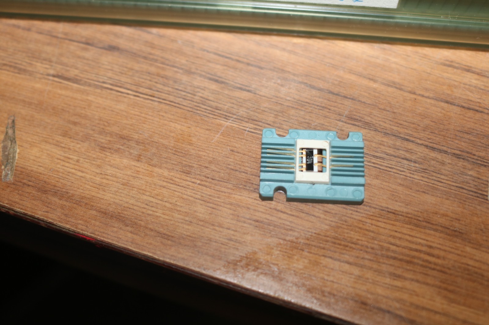 sleeve of 100 NOS Motorola SD1432H1 Microcircuit microchip