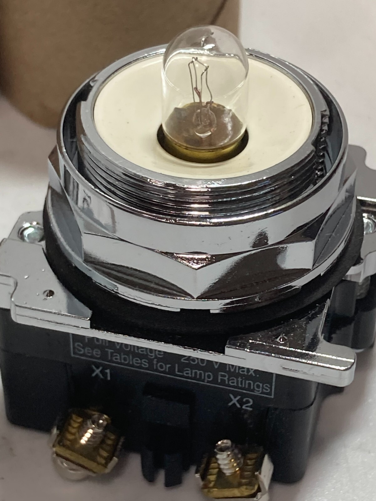 EATON 10250T206N STANDARD INDICATING LIGHT FULL VOLT 24VAC/DC 1 HOLE MTG B2 NIB