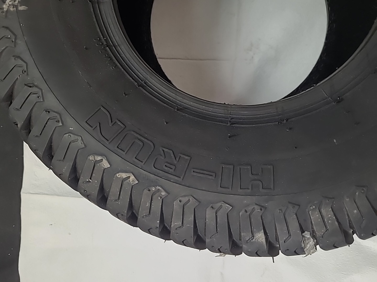 Hi-Run WD1133- 18×8.50-8 SU05 Commercial Lawn Mower Tire- 4Ply- Load B