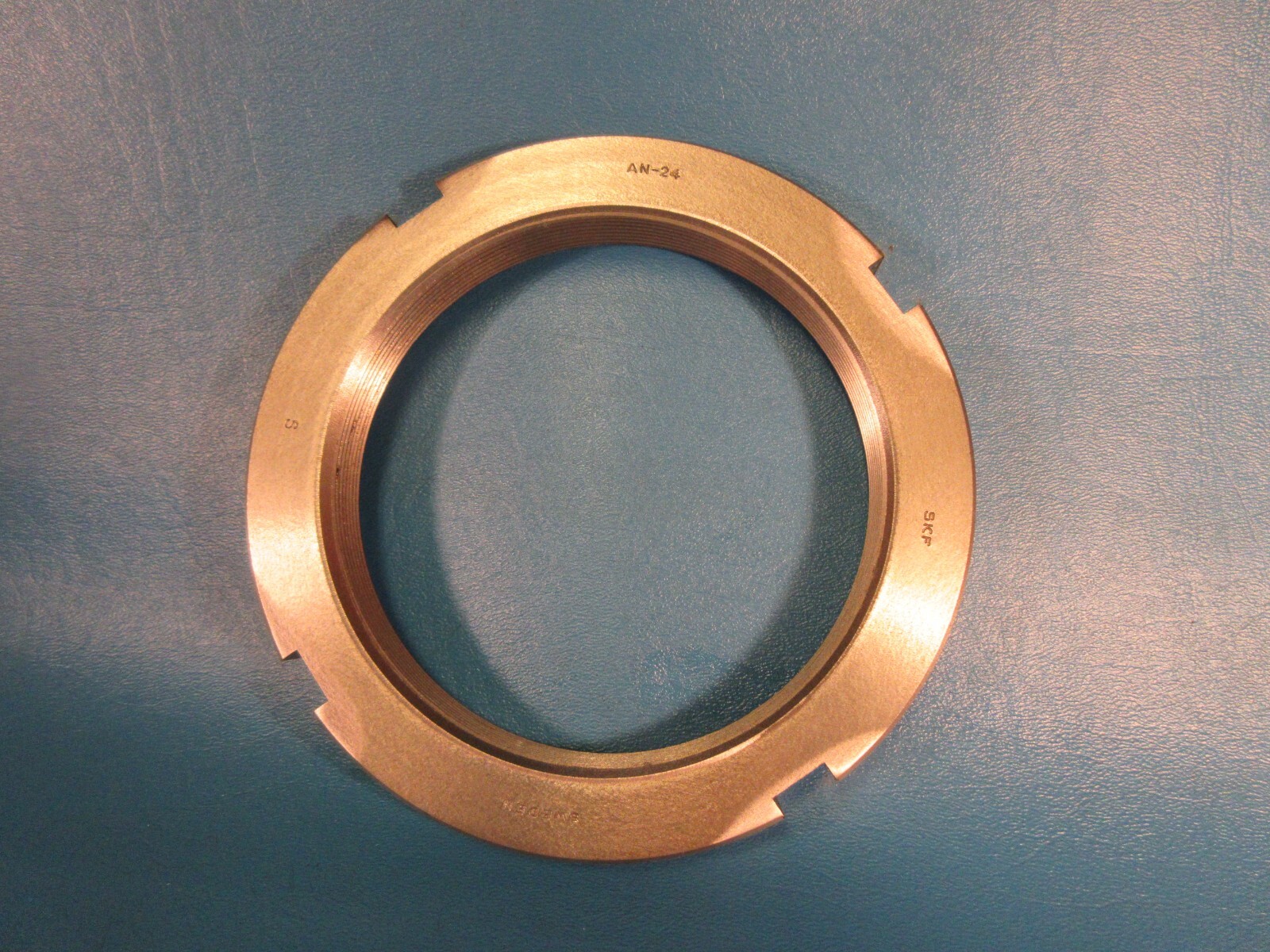 SKF AN24 Right Hand Standard Locknut, M120 Thread, 12 Threads per Inch, Steel