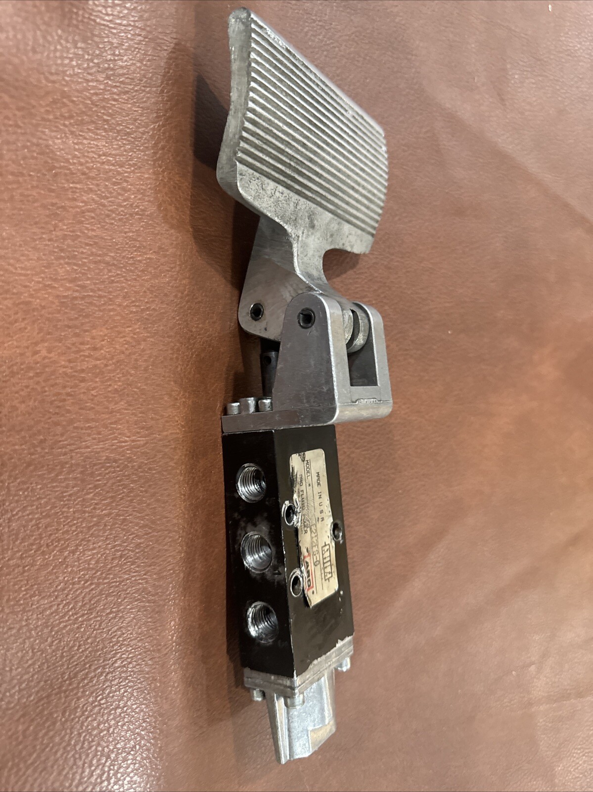 ARO E212FS-G Manual Air Control, 1/4″ 2G509
