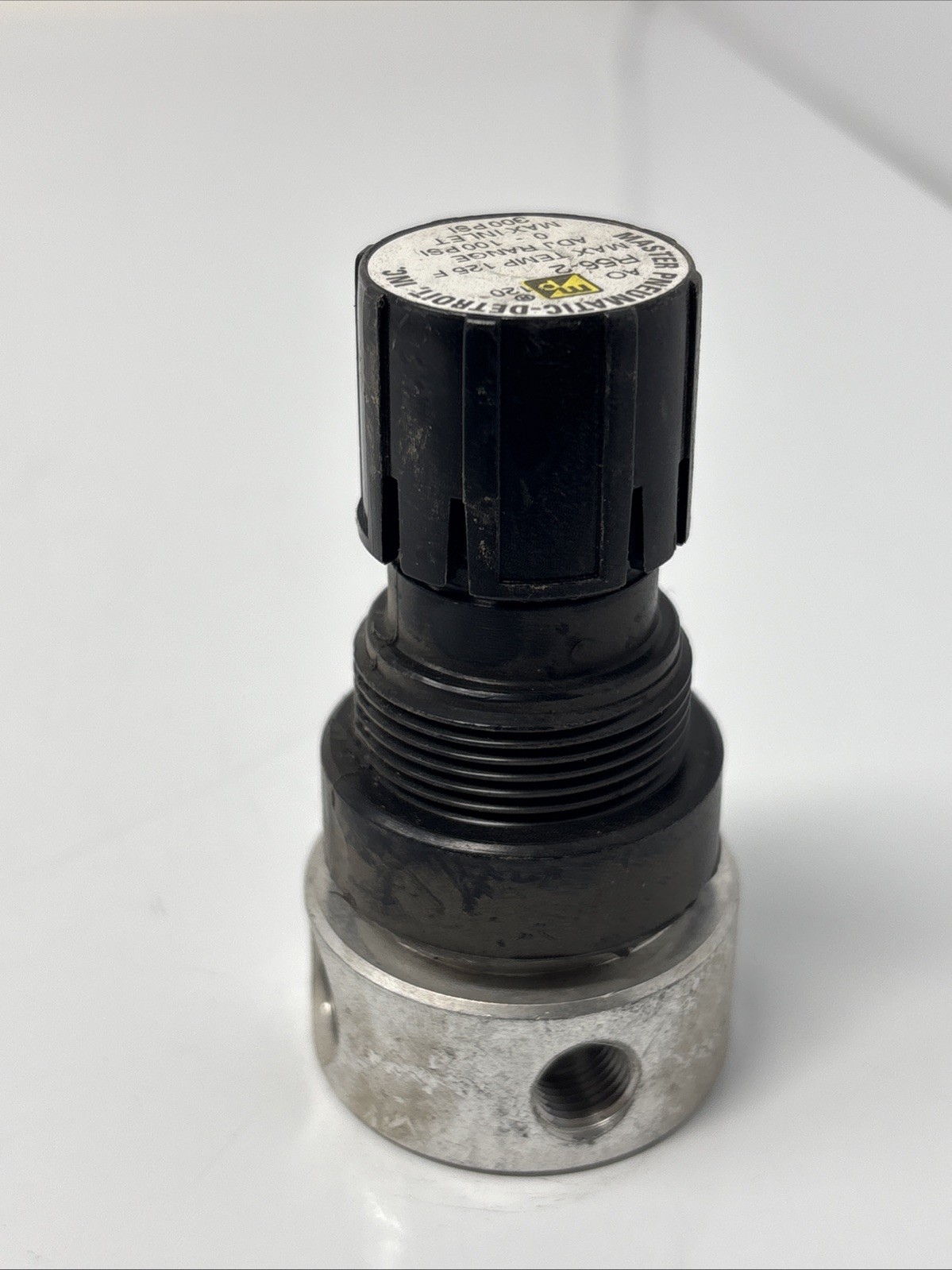 NEW Master Pneumatics Filter Regulator 519 R56-2 *FREE SHIPPING*