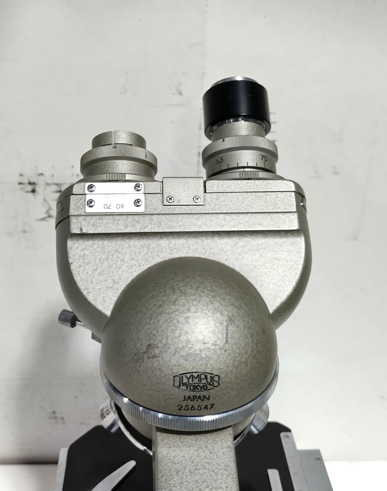 Olympus Tokyo Japan 256547 120V 20W Vintage Binocular Microscope – Untested