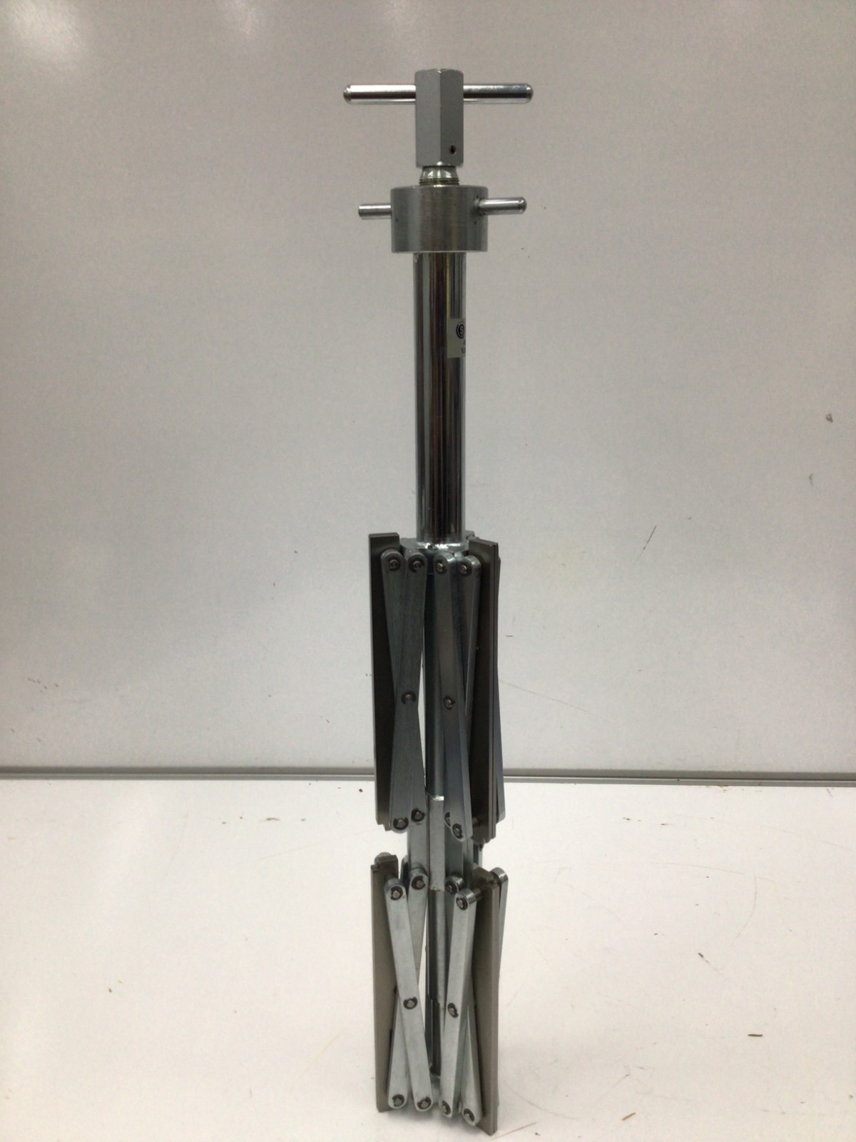 Sumner 400-3SS 8 to 12 In Pipe Size Internal Fit-Up Clamp