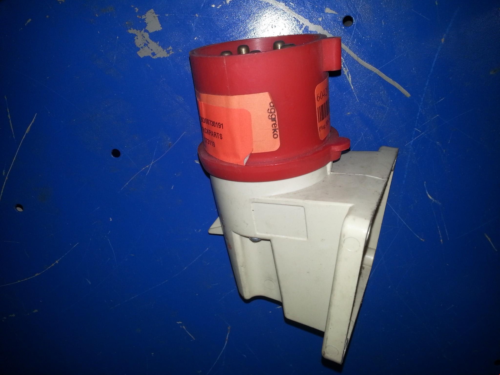 GEWISS PLUG 3P+N+E32A SURFACE MOUNTED GW 60 420