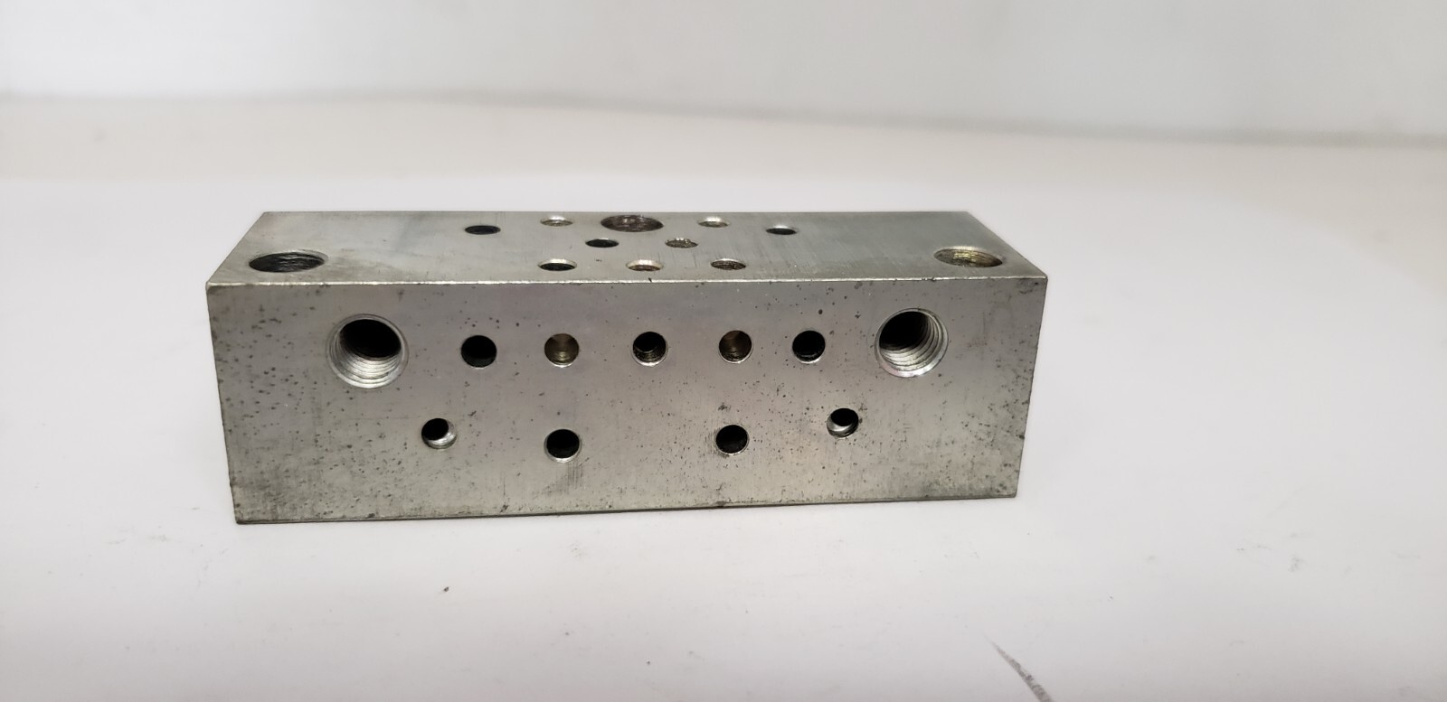 GRACO TRABON 527-000-311 NPSF INLET BLOCK, 3″ LONG, NNB