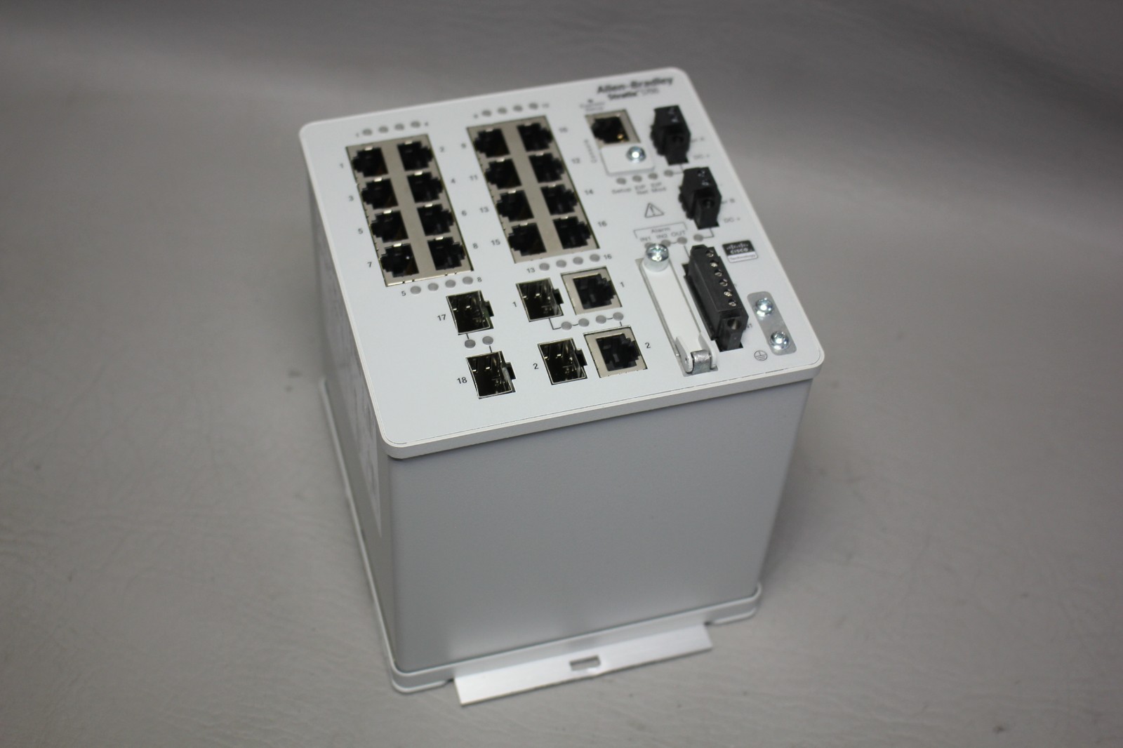 ALLEN BRADLEY STRATIX 5700 ETHERNET MANAGED SWITCH 1783-BMS20CGP SER. A