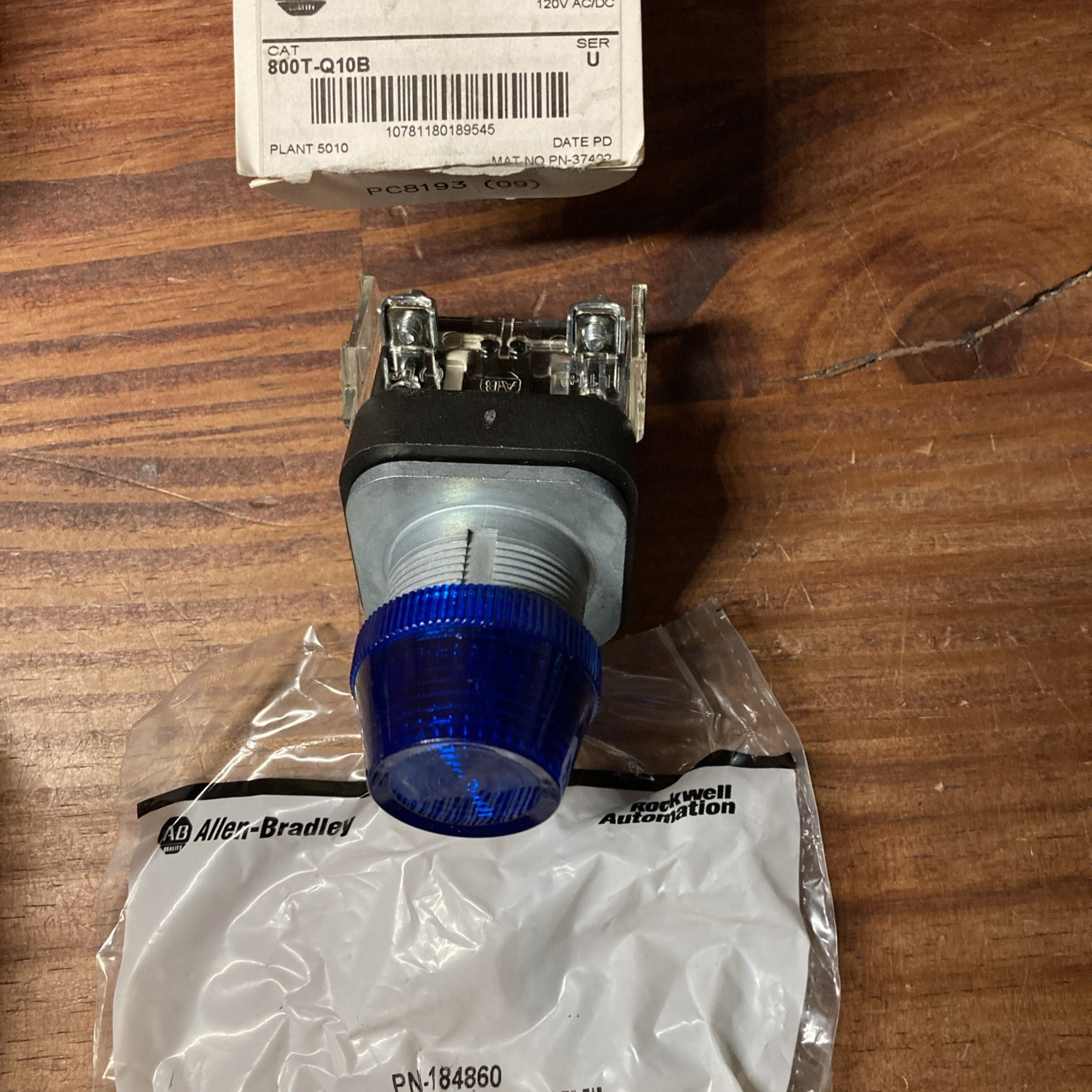 Allen Bradley 1x 800T-Q10B & 1x 800T-Q10R Pilot Light.