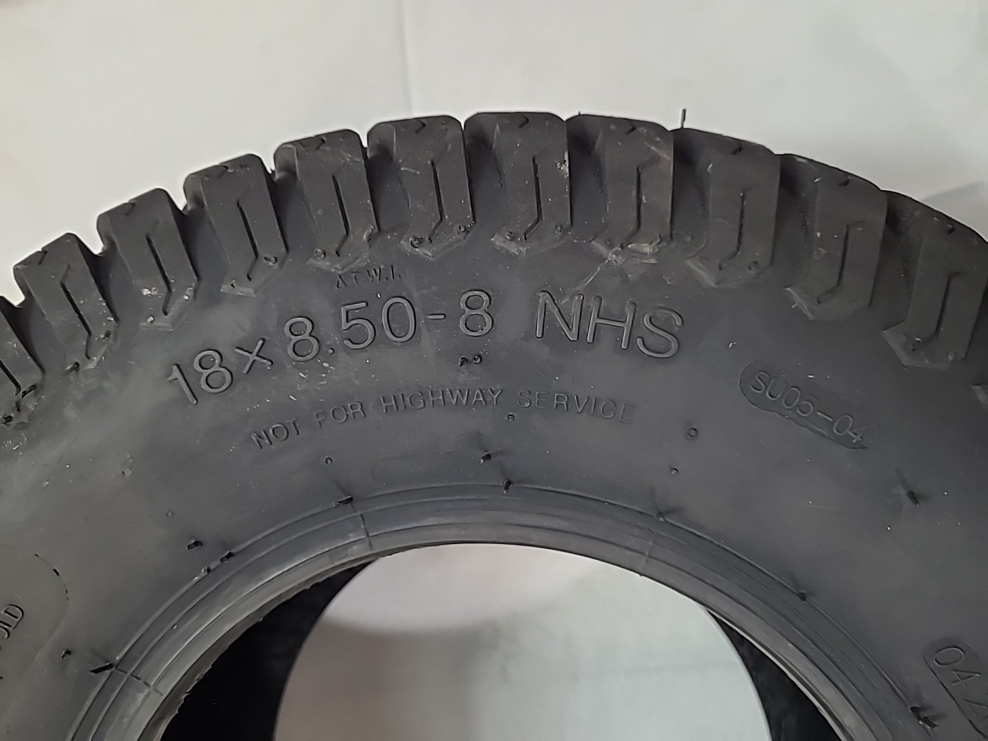 Hi-Run WD1133- 18×8.50-8 SU05 Commercial Lawn Mower Tire- 4Ply- Load B