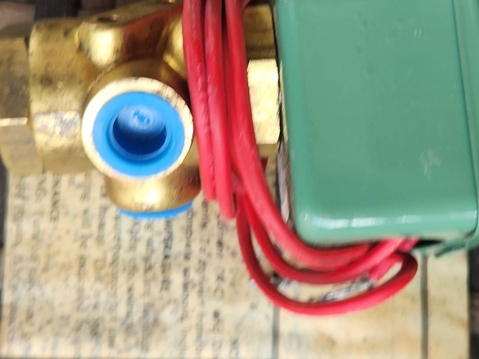 ASCO Red Hat Solenoid Valve 8320A89 110V 120V 50-60 Hz 1/4” New Old Stock