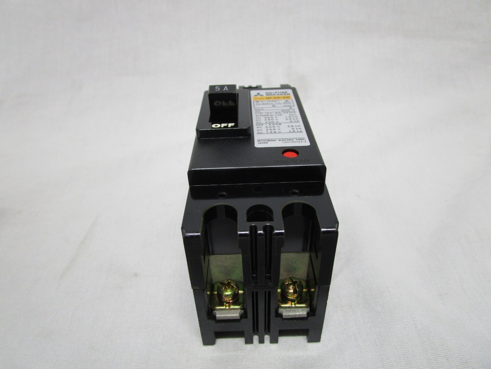 NEW MITSUBISHI NF30-SB NO-FUSE CIRCUIT BREAKER 2P 600V 5A