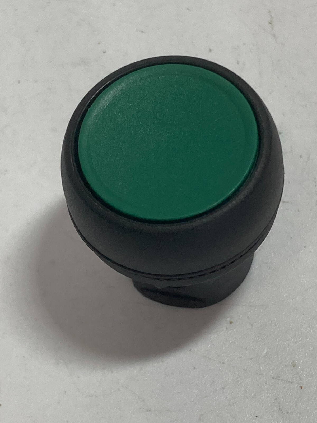 ALLEN BRADLEY 800FP-F8 PUSHBUTTON OPERATOR GREEN FLUSH NNB
