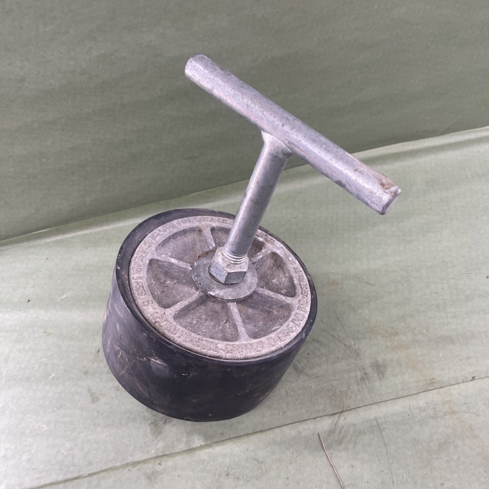 Cherne 272949. 568-630 Pipe Plug W/Bypass, Mechanical, 6 In