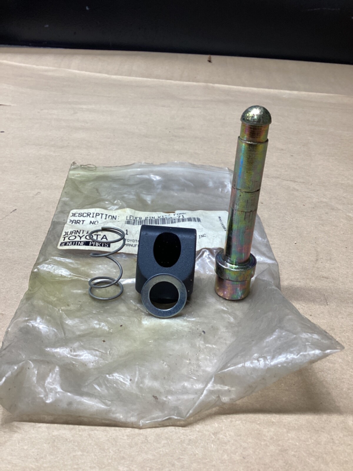 Toyota 04640-U3010-71 Lever Pin Kit #125L84