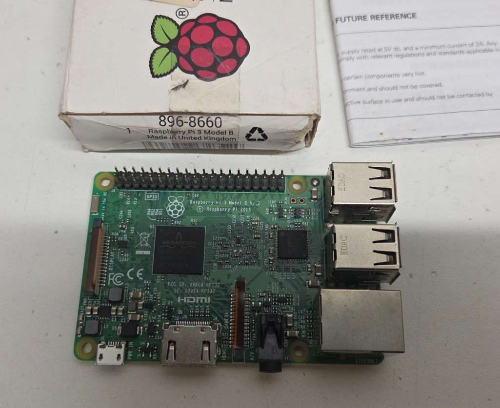 NEW IN BOX! RASPBERRY PI 3 MODEL B Vi.2 896-8660