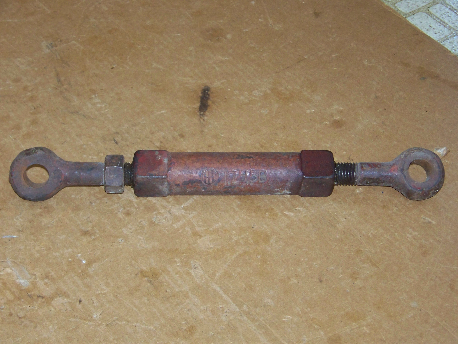 International IHC 1745B Garden Lawn Tractor 3pt Hitch Top Center Link Plow