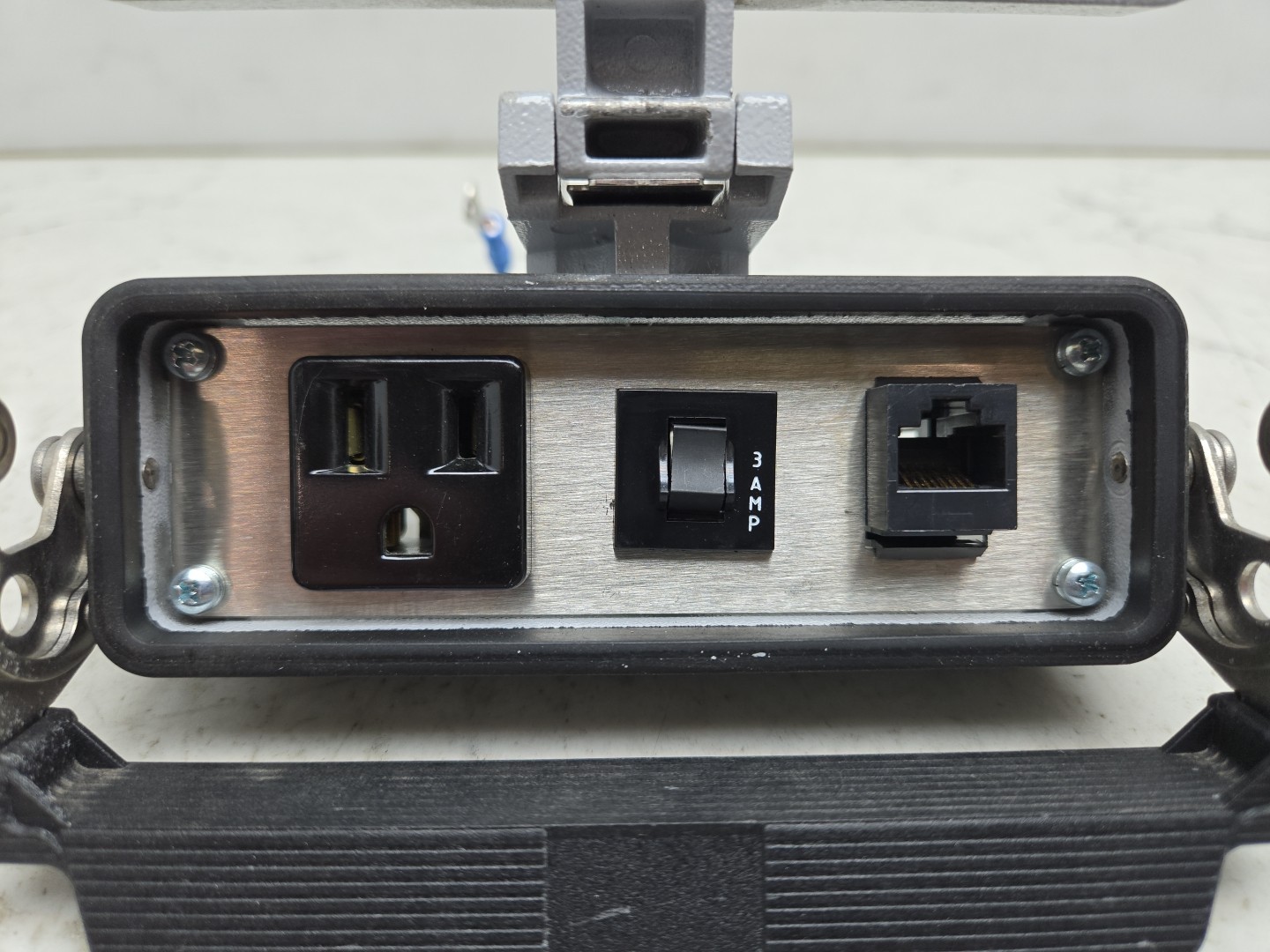 ILME CHI-24LS C-Type Bulkhead Mount Housing Single Lever Lid Rectangular Connect