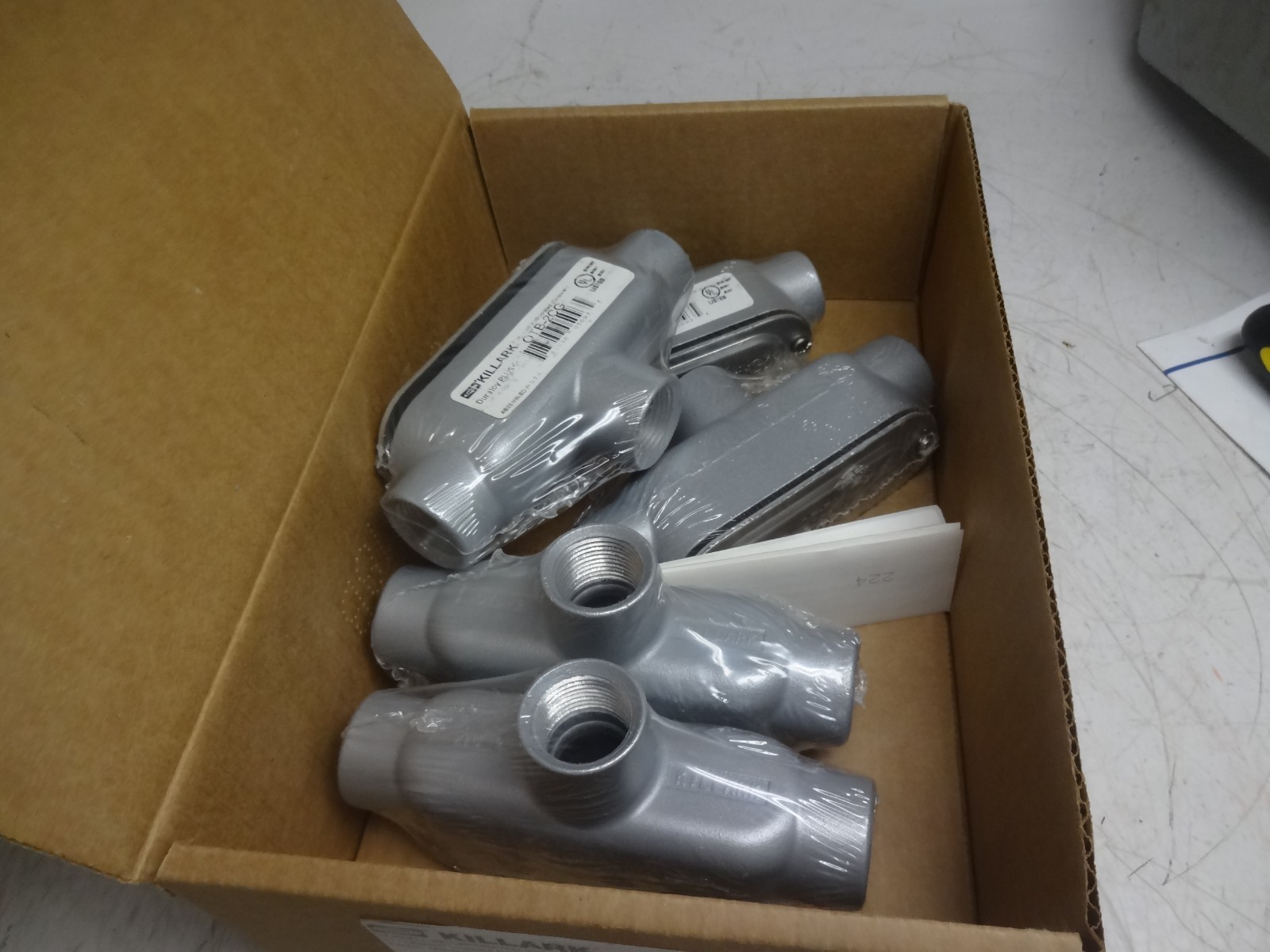 New Box of 5 Killark OTB-2CG Type TB Raintight Conduit Body, 3/4 in Hub, 7 cu-in