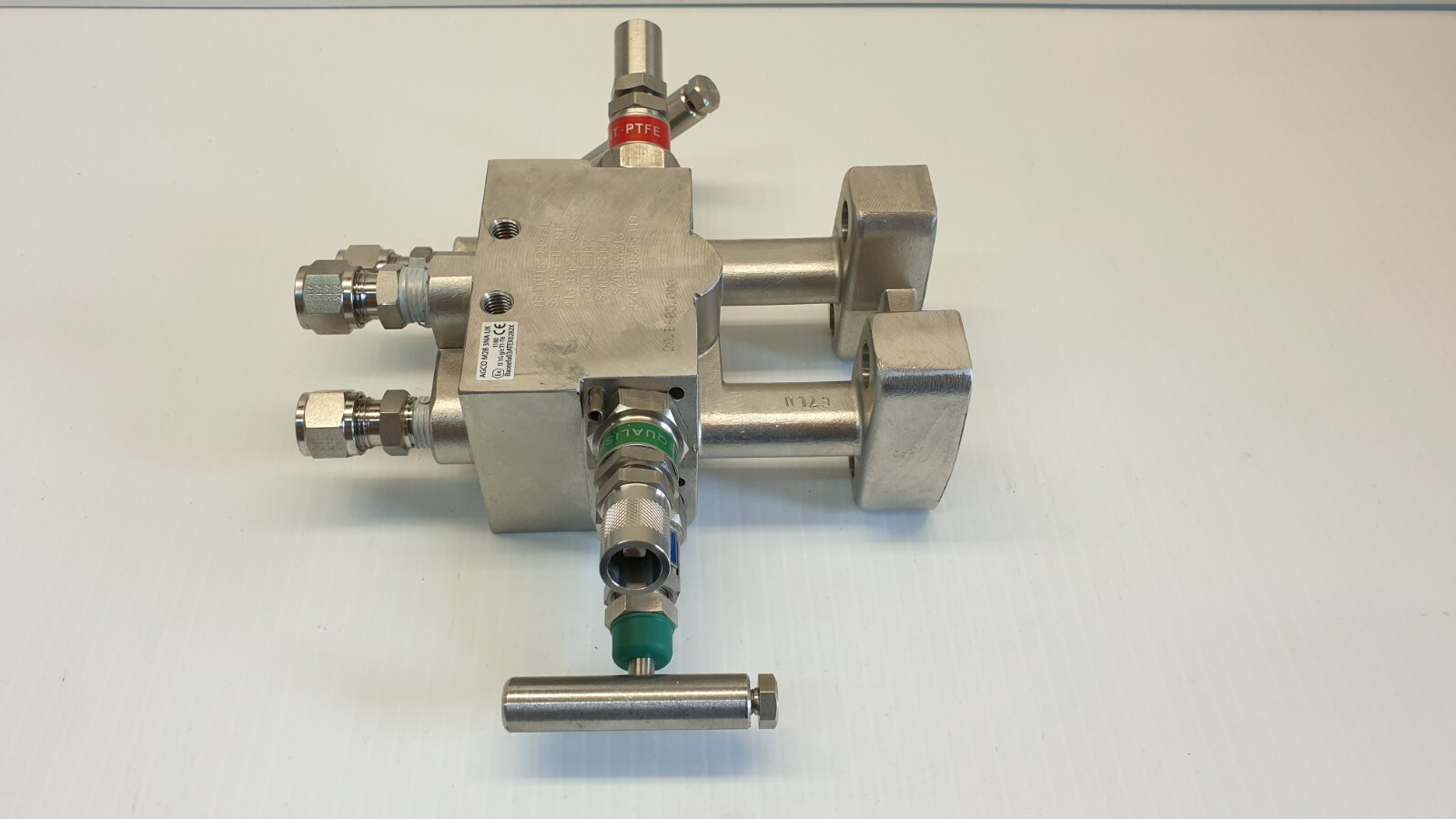 Anderson Greenwood ACGO AS4TVIS-2NPT/1 SG-GY-I-WP-FIF Manifold block assembly