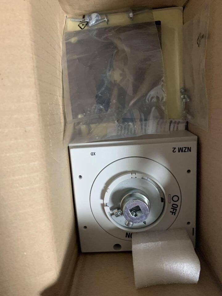 1PC Rotary Handle Brand New NZM2-XTVD-60 NZM2XTVD60