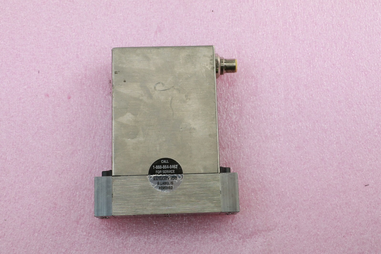CELERITY UNIT 8560 MULTIFLO UFC-8565C FLOW METER He 3000 sccm