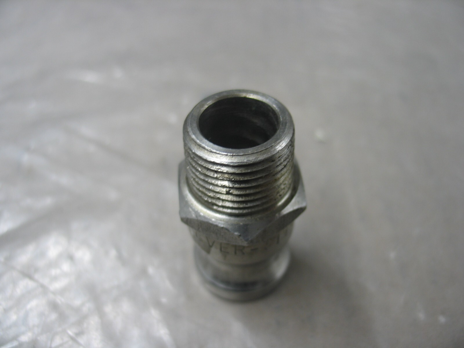 EVER-TITE 1/2B CAM & GROOVE MALE SS FITTING WITH 1/2″ MNPT THREAD P9564