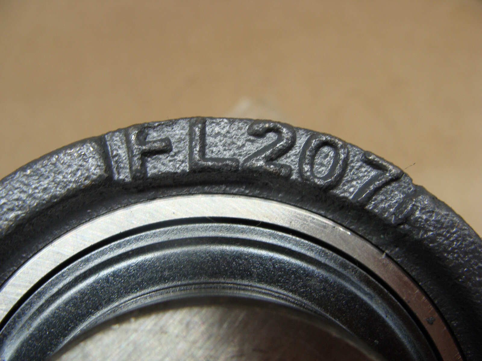 IPTCI 2 BOLT FLANGE BEARING FL207 UC207-20G