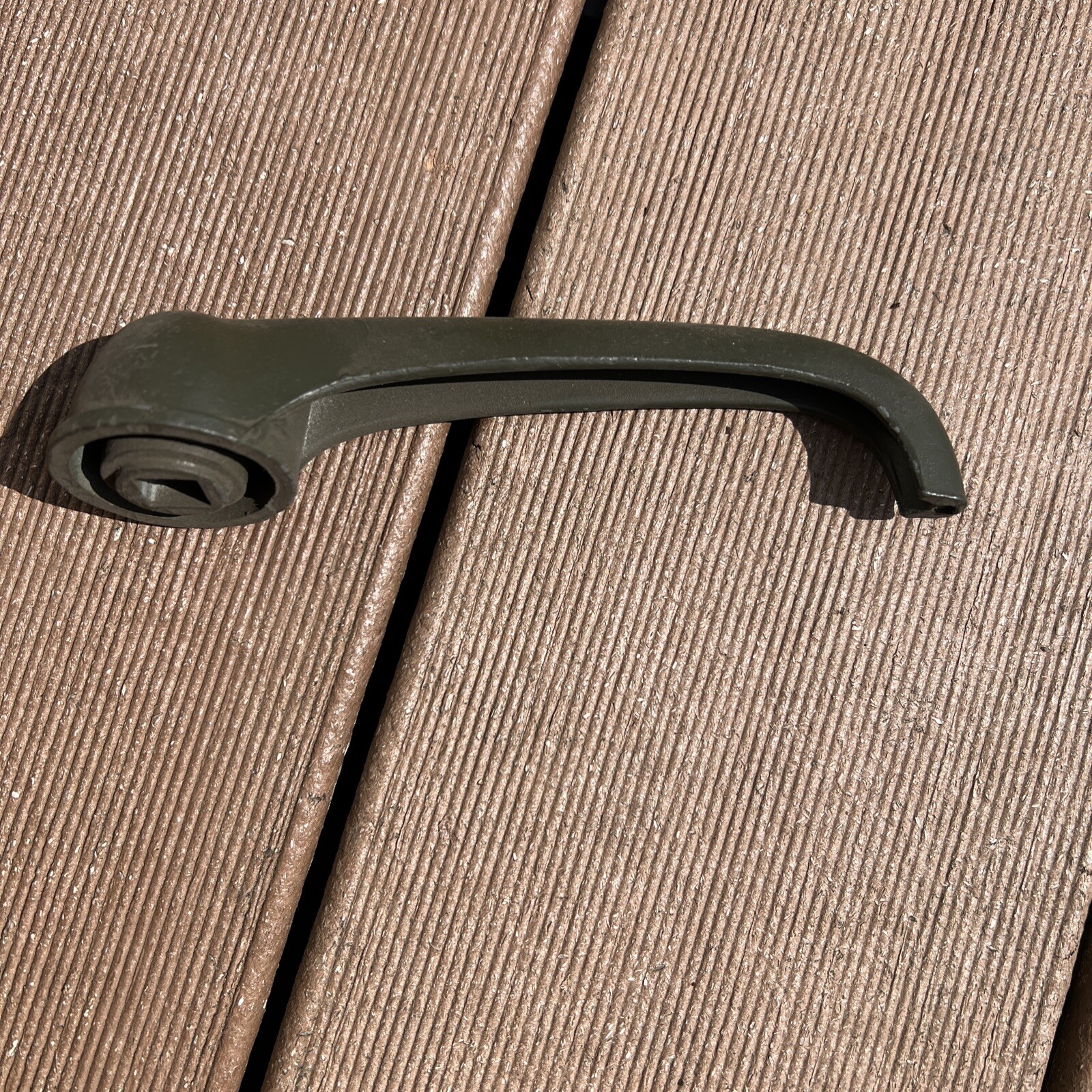 INSIDE DOOR HANDLE M939 / M809 SERIES, M35 M SERIES MILITARY TRUCKS 7975609 NOS