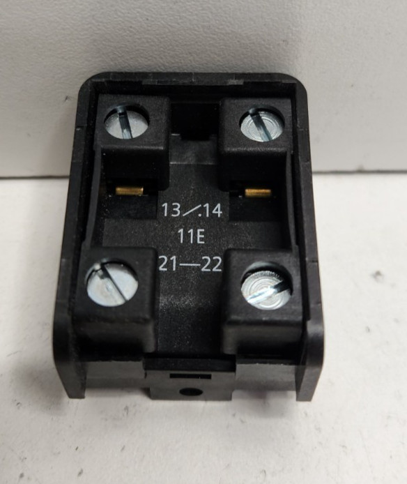 NEW NO BOX! SIEMENS 10A 500V 1NO/1NC LIMIT SWITCH CONTACT BLOCK 3SE3000-1A