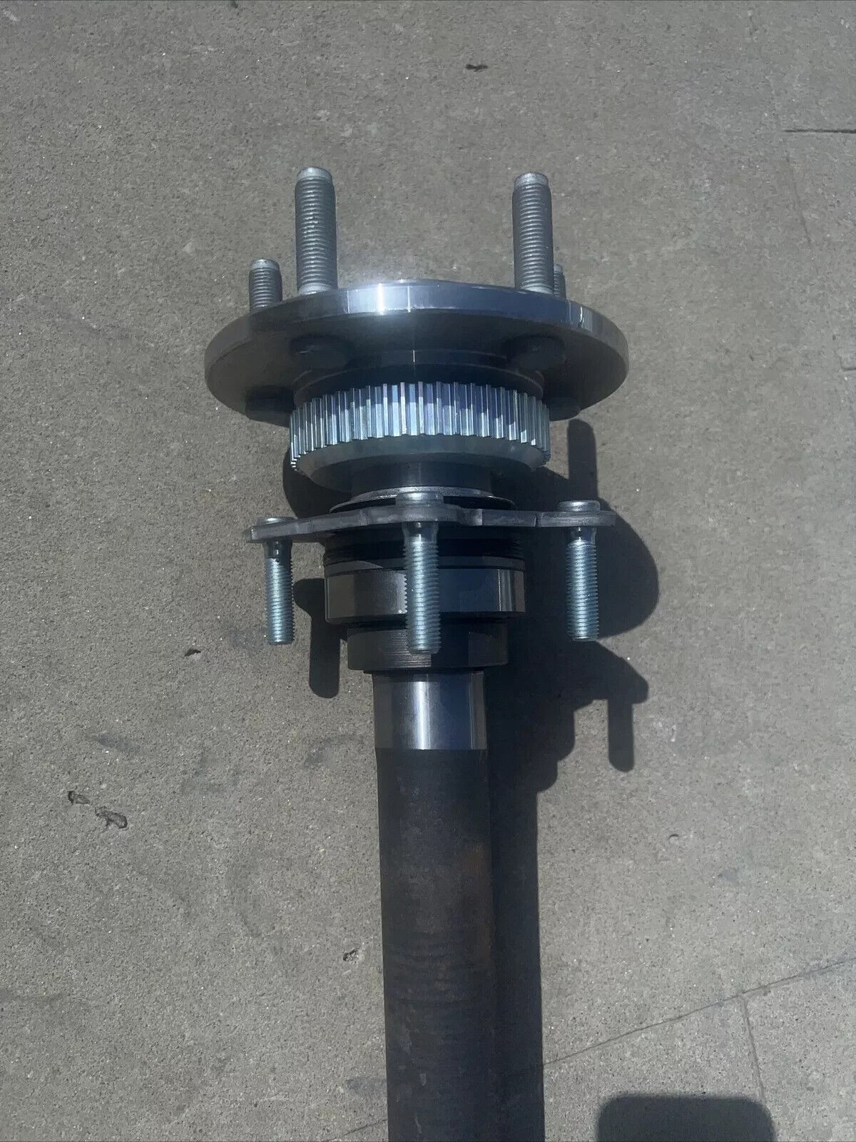 Rear Axle Shaft 10108925 5 Lug Hub Raised Center 4 Stud Axle Mount ABS Ring 36in