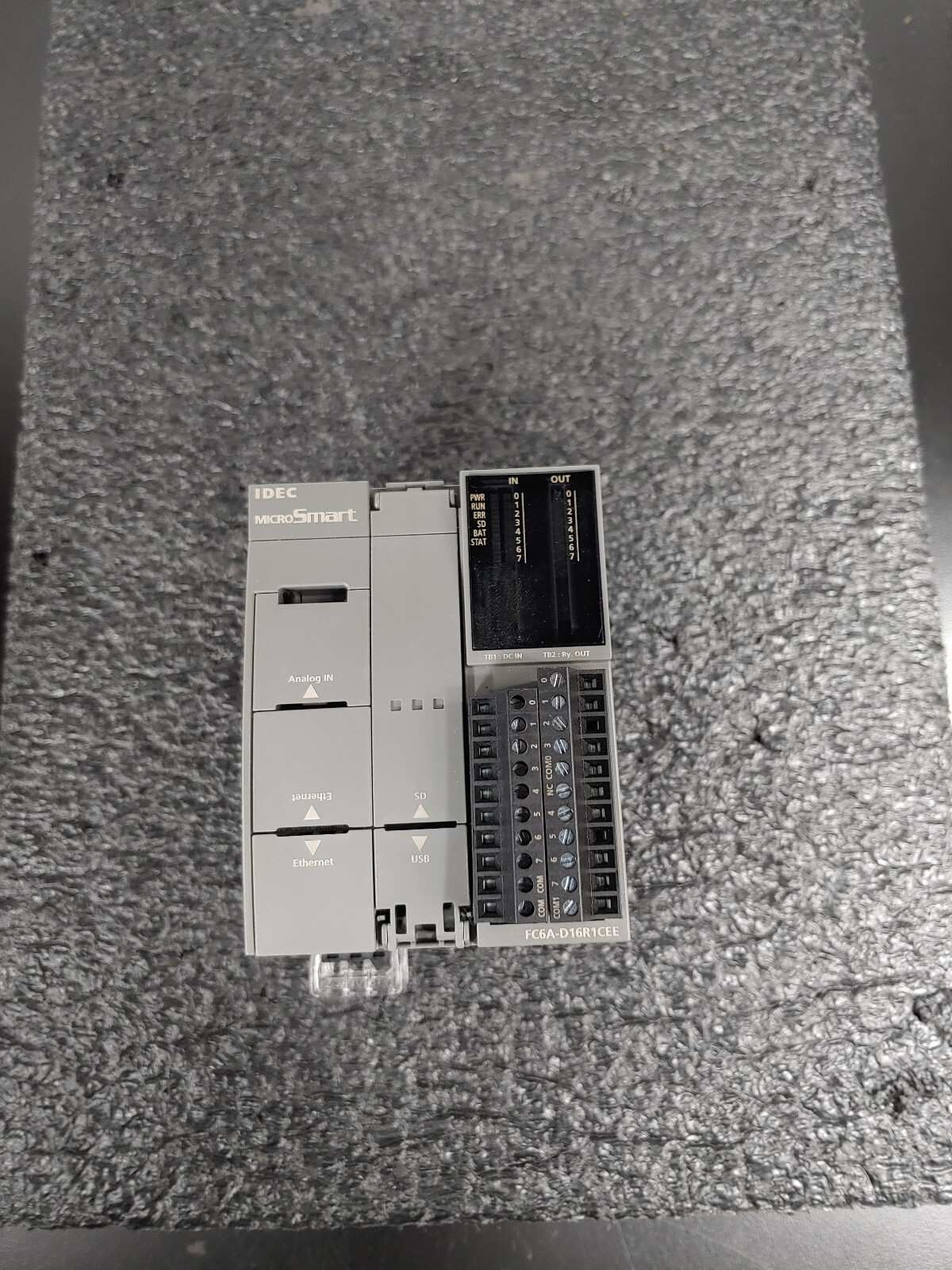 IDEC MICROSMART FC6A-D16R1CEE PLC 16IO 24VDC Relay