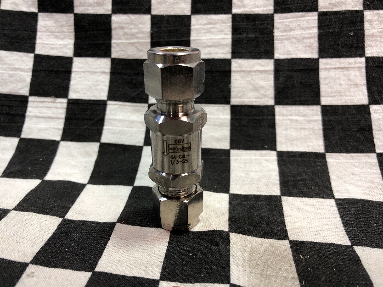 Parker CHECK VALVE 1/3 PSI, 3/8″ COMP, 6A-C4L-1/3-SS, SHIPSAMEDAY#Q1H