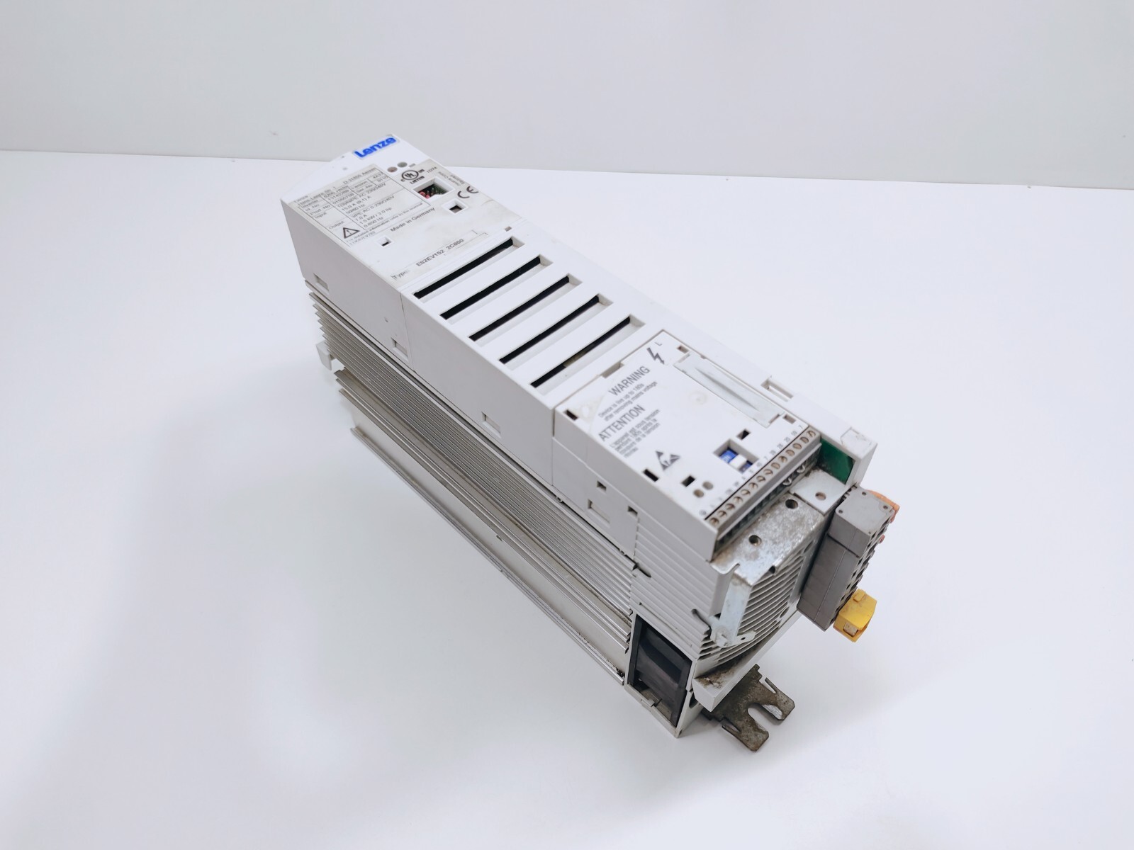 Lenze E82ev152-2c000 Frequency Converter (FREE SHIPPING)