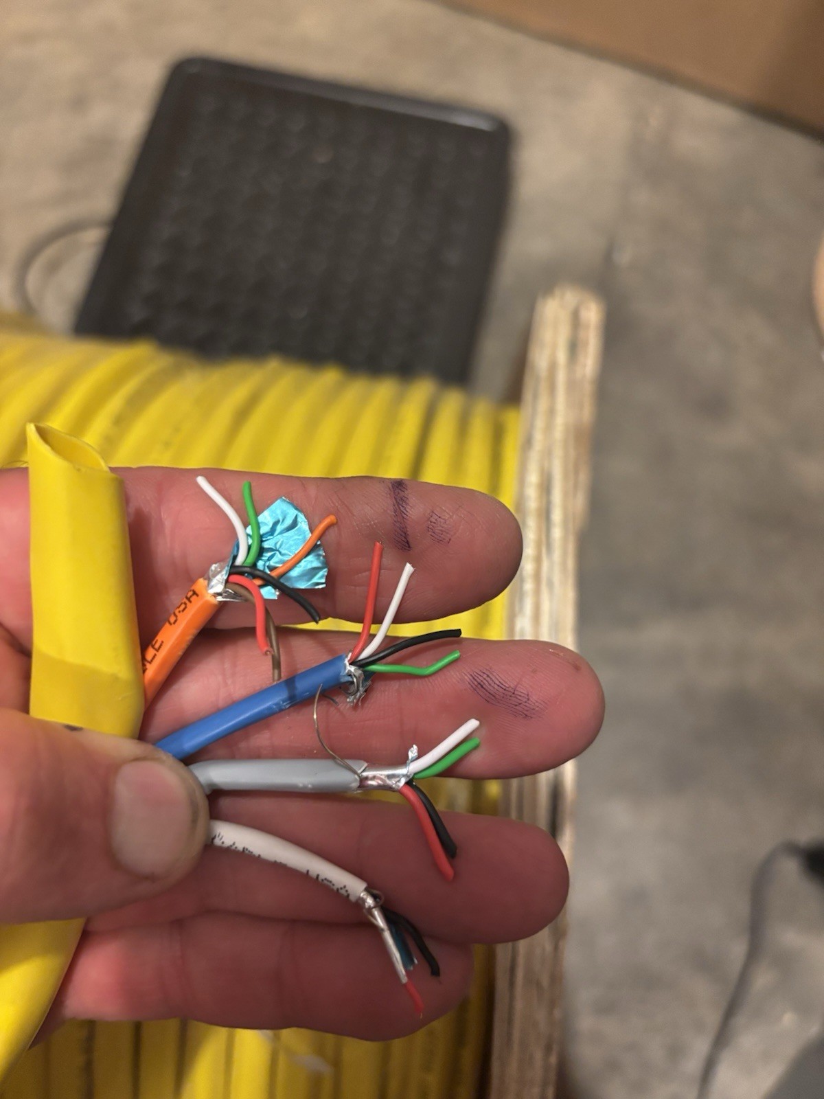 Syston Access Control Cable 18/4 + 22/3 Pair + 22/2 + 22/4 500ft 9898-SP-YL-500