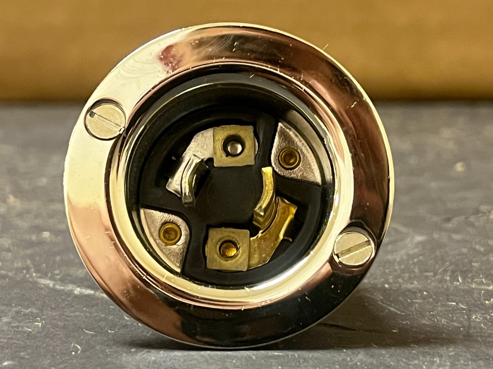 Arrow Hart Midget Hart-Lock Flanged Inlet P/N 7466A New 15A 125V Male 2 Wire